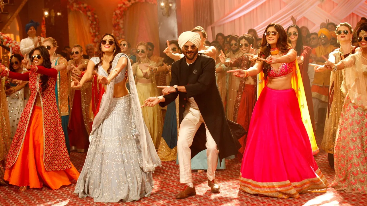 Mubarakan (2017) still