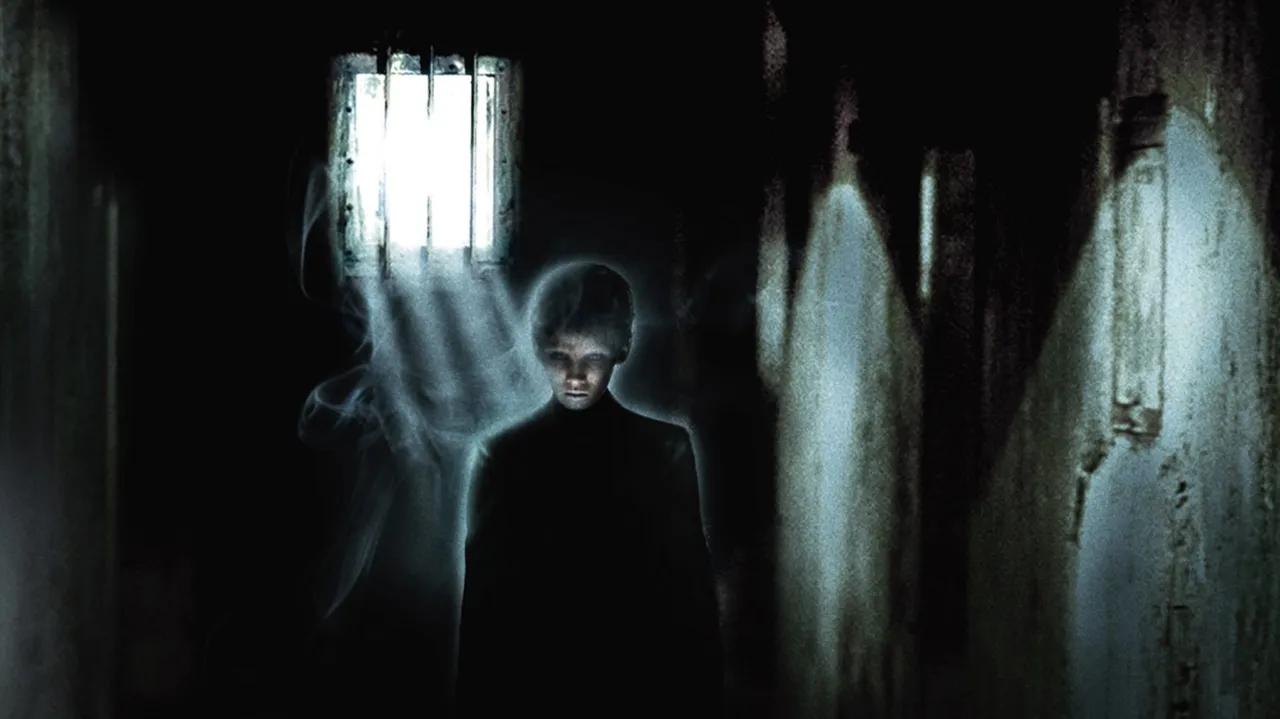 Madhouse (2004) দৃশ্য